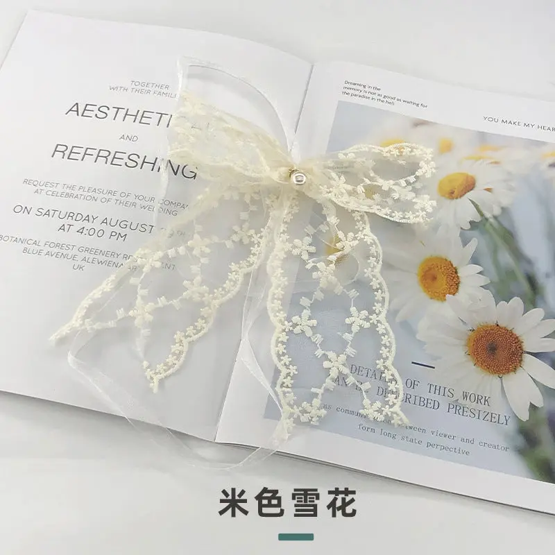 Beige snowflake / One