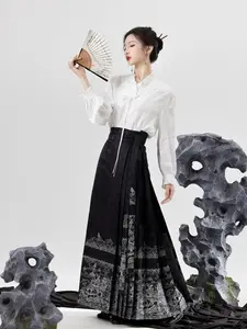 Penglai Immortal Realm Mamian Qun – Chinese-Style Women's Hanfu with Replicated Mother-of-Pearl and Silver Weaving Craft