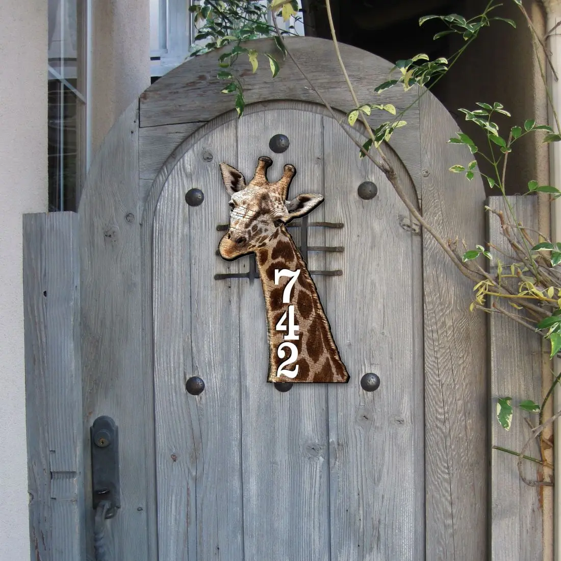 Designocracy MA982312-24 24x18 in. Giraffe Wooden Custom House Number Sign - Large 3D Handmade Natural Wall Mount Decorative Plaque, Outdoor Artwork, Gift, Hanger Home Decor, Outdoors