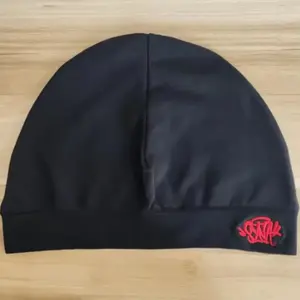 SY with Keychain 2025 New Sy World Skull Hat Syrunning Hat 2025 New Knitted Sy Beanie Hat for Men and Women Y2K War NONE