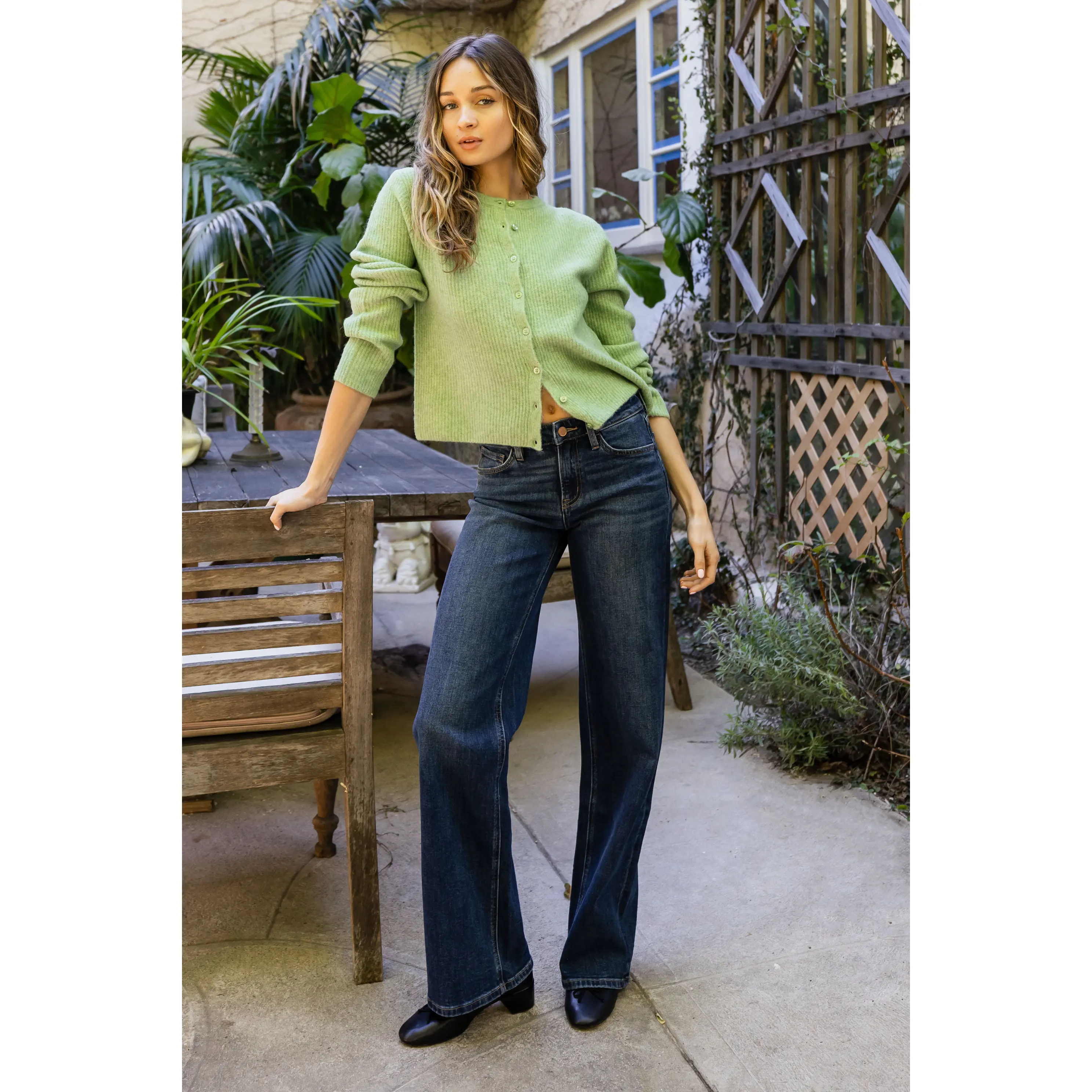 Mid Rise Wide Leg Jeans – Medium Wash Denim