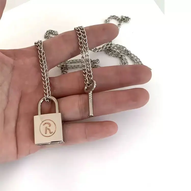 Anime Lock-and-Key Necklace Set, Fashion Costume Jewelry Accessory with Unique Design
