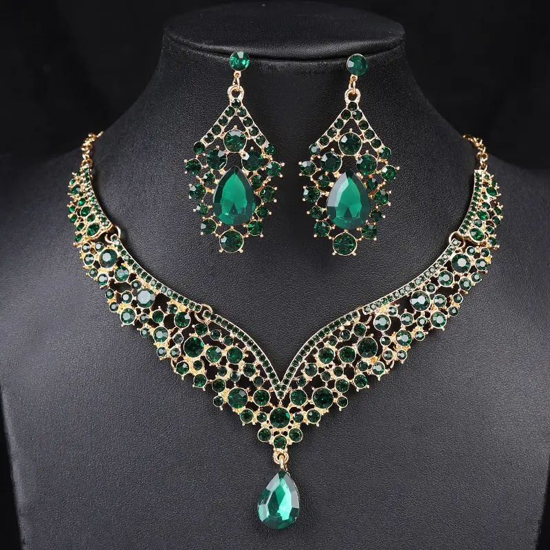 Green necklace+earring needles