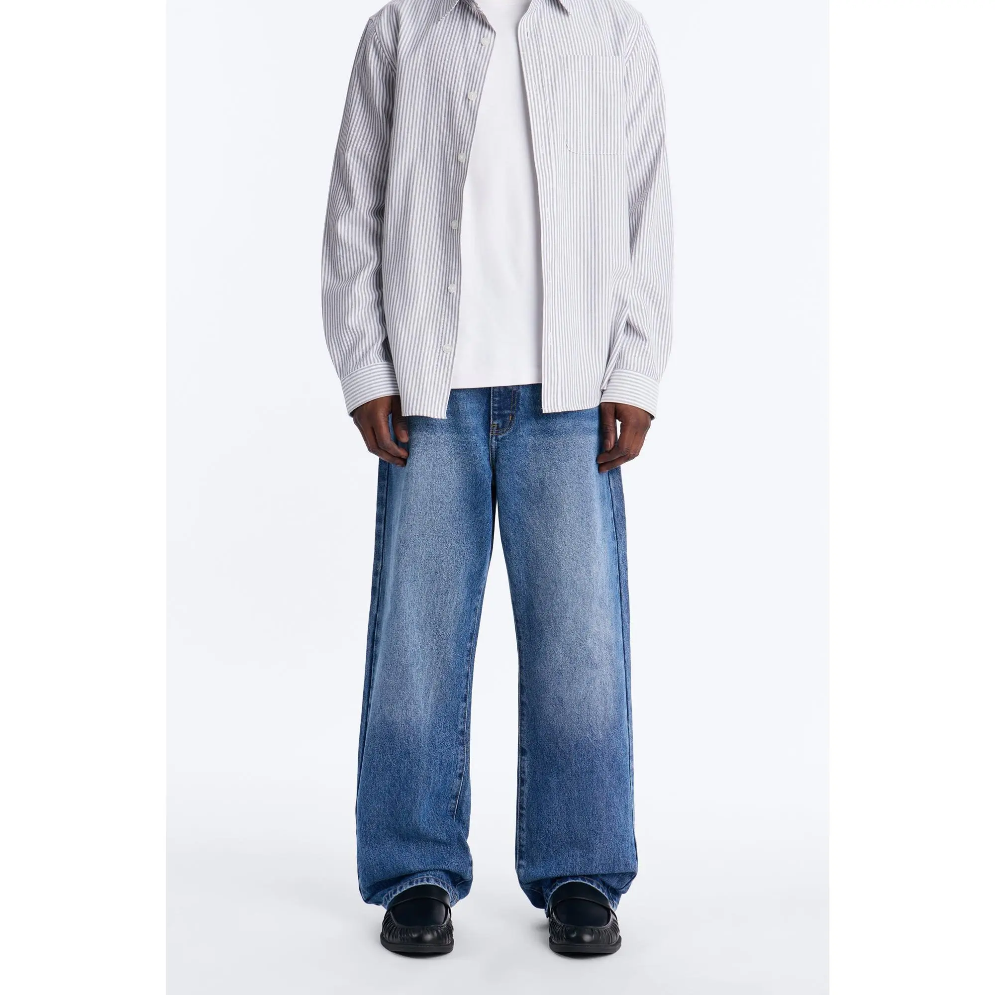 The Staple Relaxed Jean - Medium Blue Wash