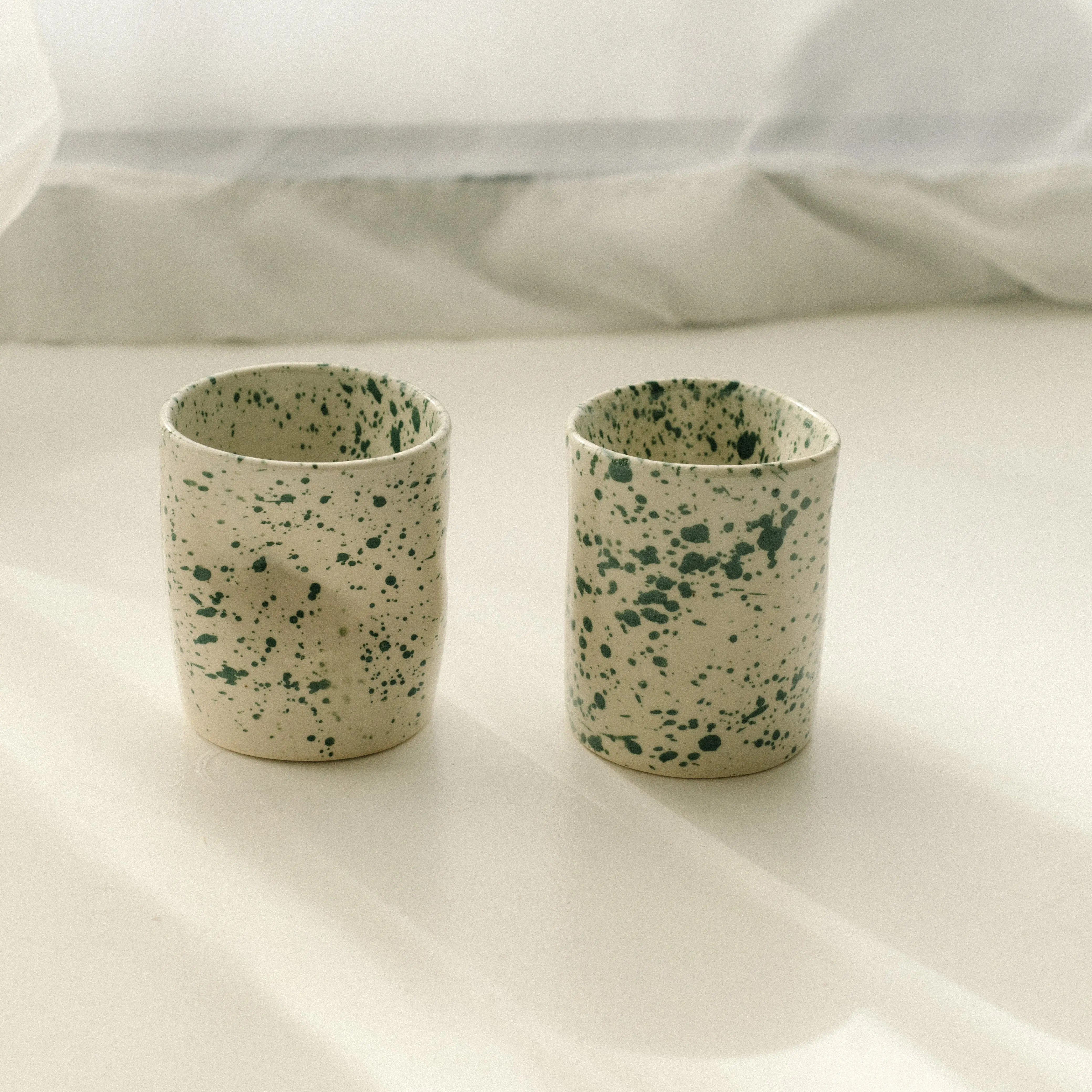 Verde Soft Wave Speckled Reusable Ceramic Cup - Glossy Finish Artisans-Made Unique Piece, Iced Coffee Drinkware for Slow Rituals, Kitchen Essentials