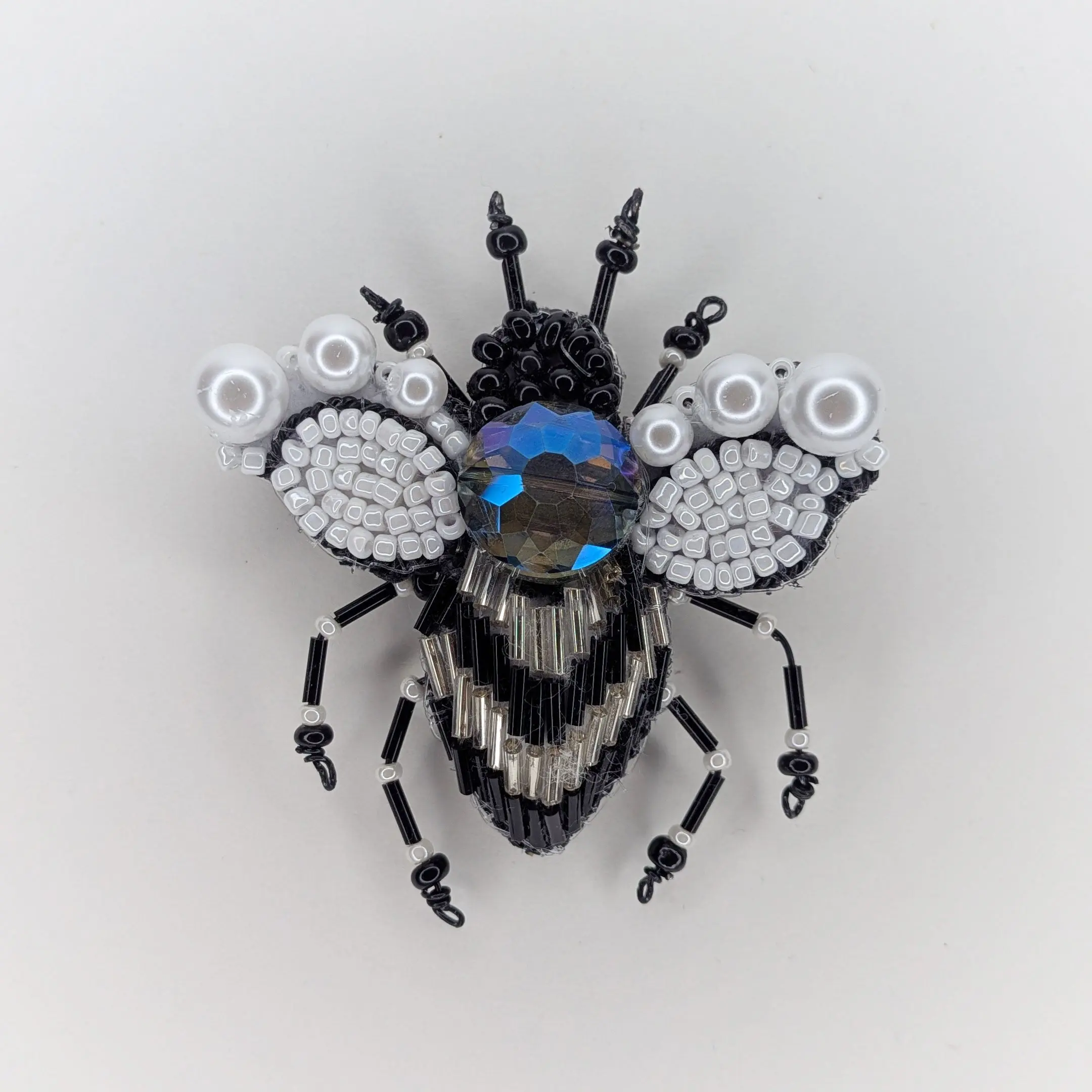 Reyna Handmade Beaded Bee Brooch (Broche)