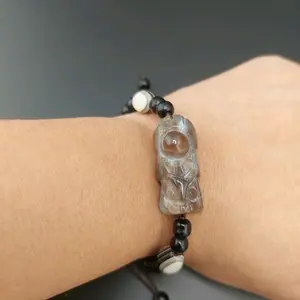 Pixiu Bracelet for Men and Women - Carnelian and Black Agate