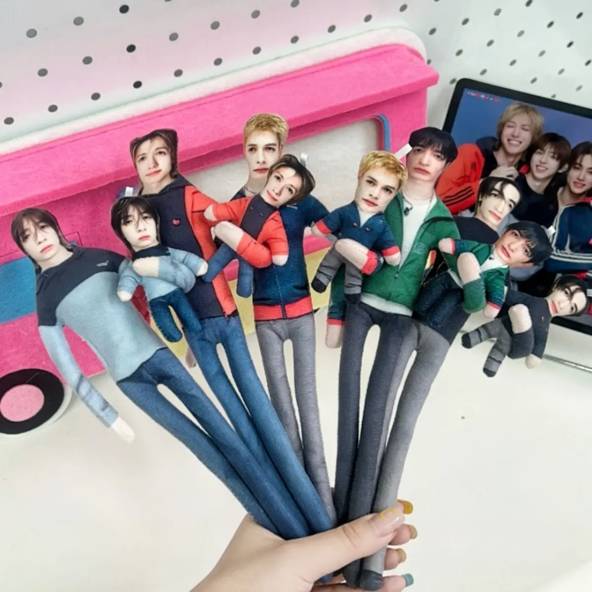 KPOP - Furball Dolls - Abstract Joints - Action Props-11in