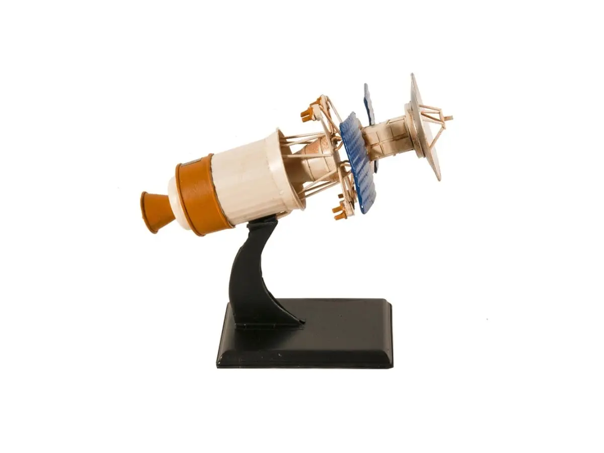 Hand-Painted Magellan Spacecraft Rocket Metal Sculpture with 360 Stand - Decorative Statues, Home & Desk Decor, Authentic Look, Ideal Gift for Home Supplies Enthusiasts, Casting Metal Figurines