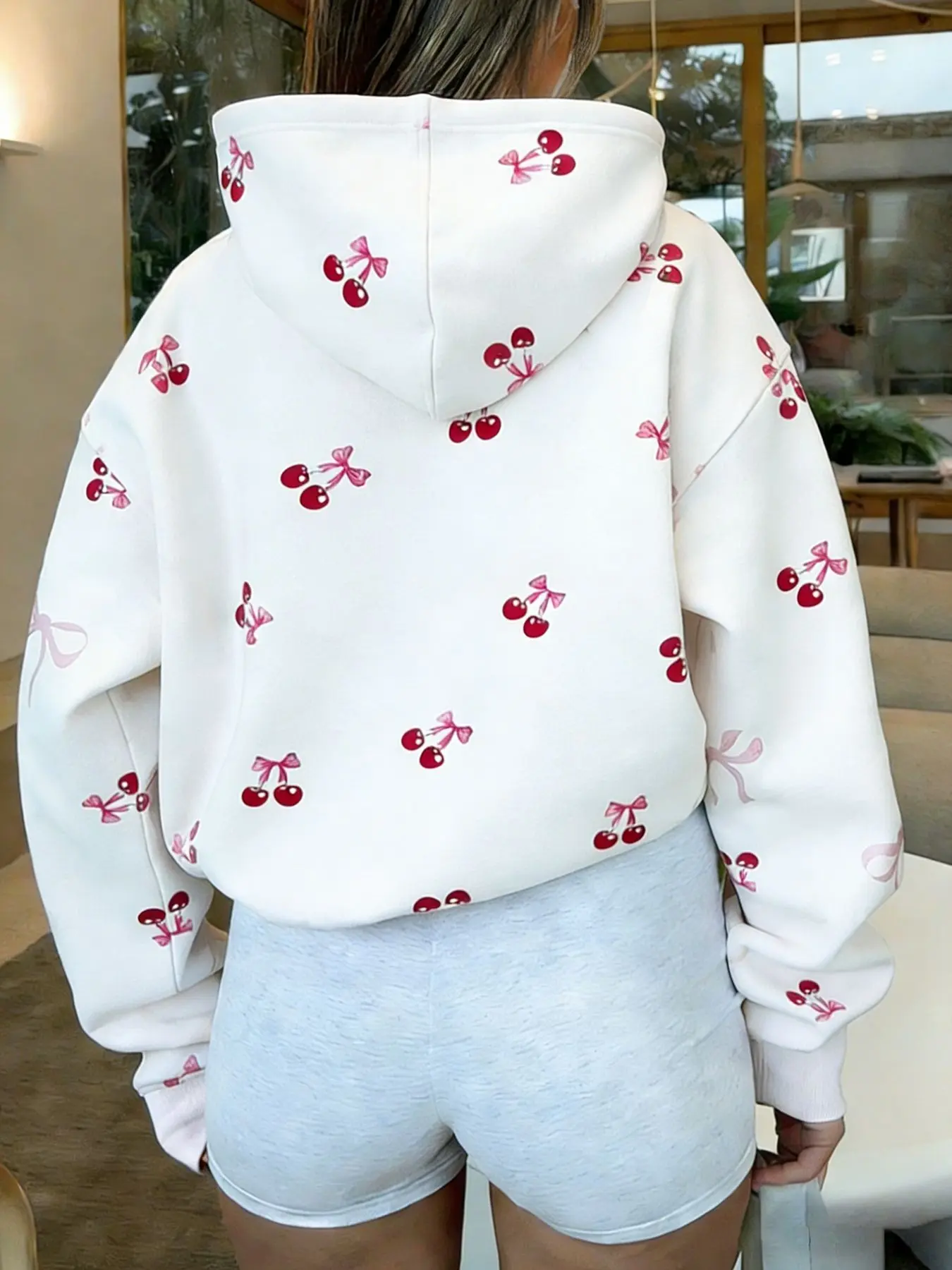 即購入可　Herlipto Classic Cherry Sweatshirt Classic Cherry Sweatshirt スウェット herlipto ハーリップトゥ