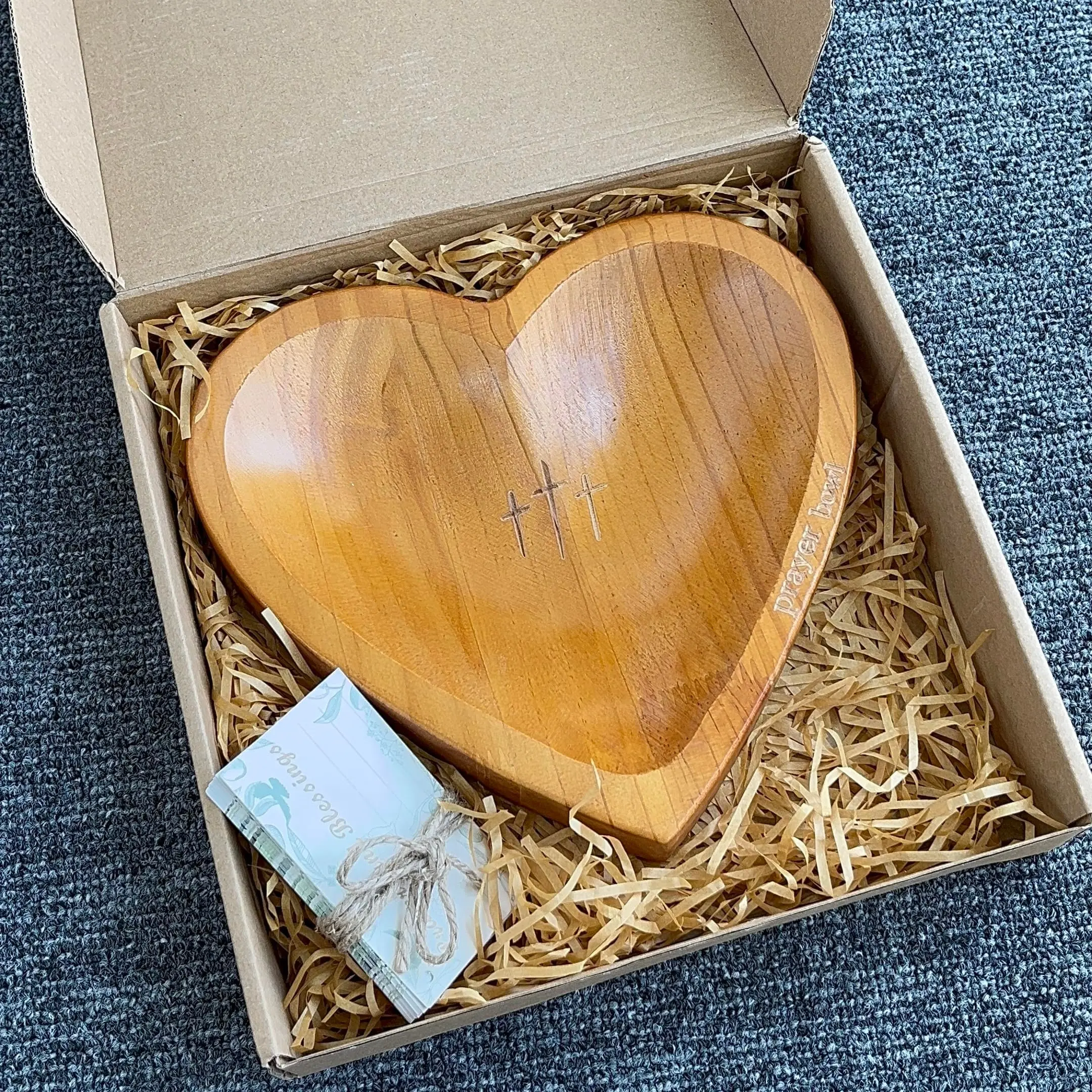 Wooden Prayer Bowl with 24 Cards & Pine Cross, Heart Shaped Christian Premium Solid Heart Container Love Bowl for Home Decor Religious Christmas Men Women Gifts