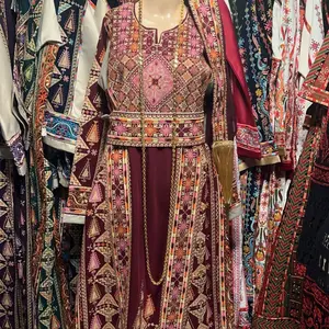 Thobe plastenian traditional