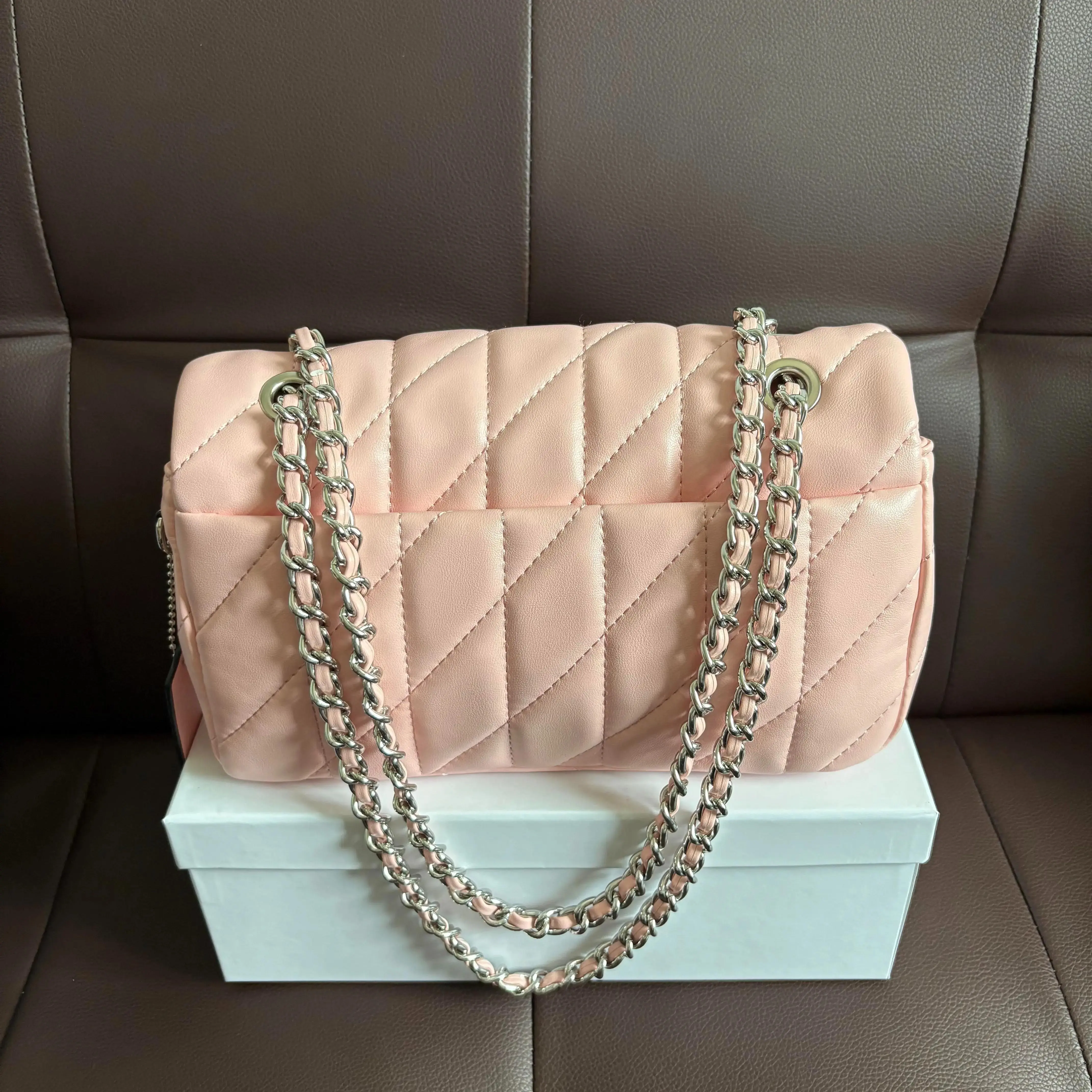 Small Square Black Diamond Quilted Crossbody Purse, Premium Metal Chain Shoulder Messenger Bag, Chic Mini Evening Handbag for Date Night Club Party, Viral TikTok OOTD Trendy Fashion Clutch, Perfect Gift for Women Her