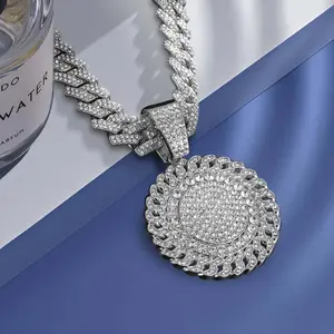 Durable Sunflower Pendant Necklace Fashionable Cuban Chain for Men Women Fashion Trendy Hip Hop Design Unisex Fashion Accessories