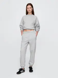 Gap Women's High Rise VintageSoft Relaxed Joggers Gap Women's High Rise VintageSoft Relaxed Joggers