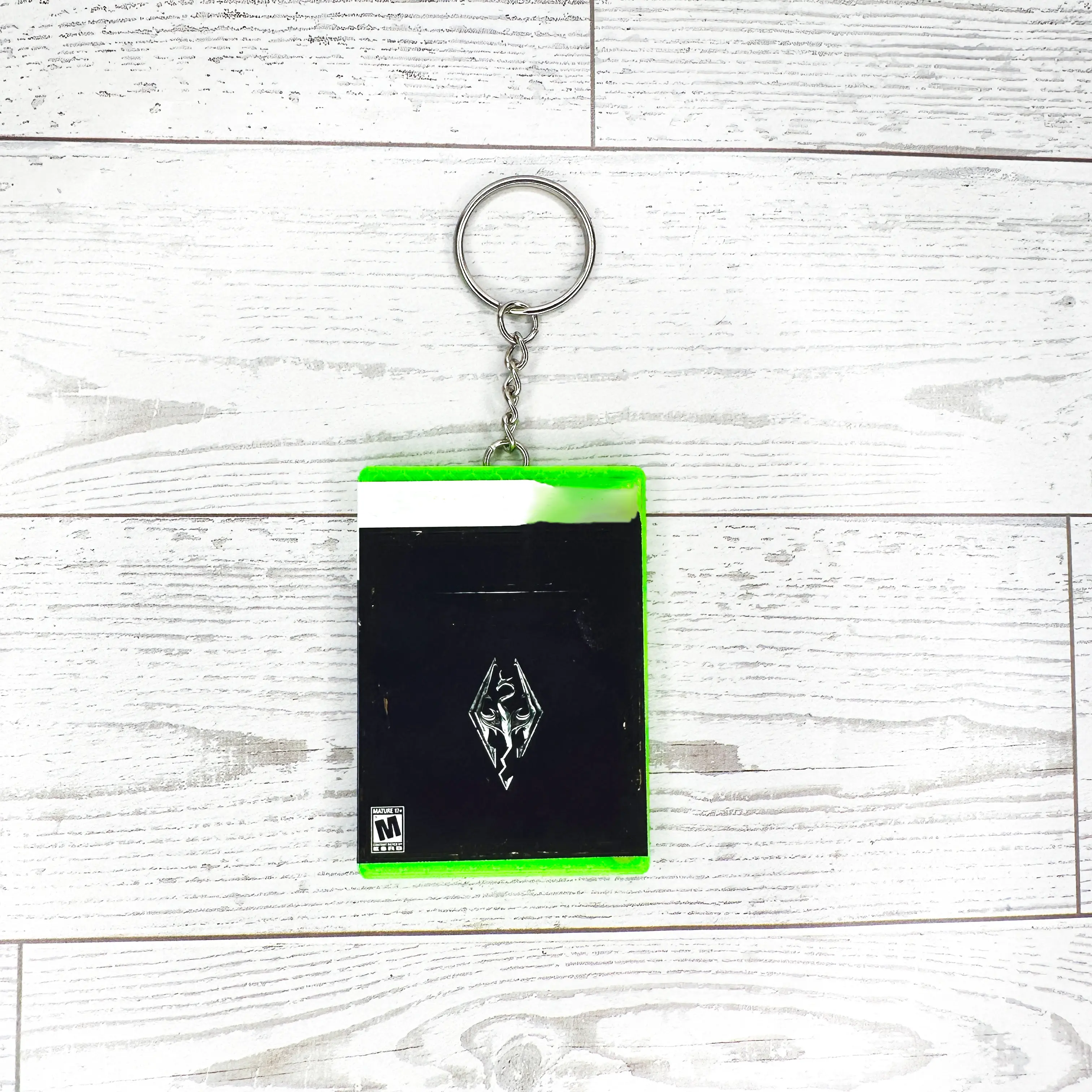 Mini Case Keychain Inspired by Retro Video Game ESS | Magnetic Opening Case with Mini Disc