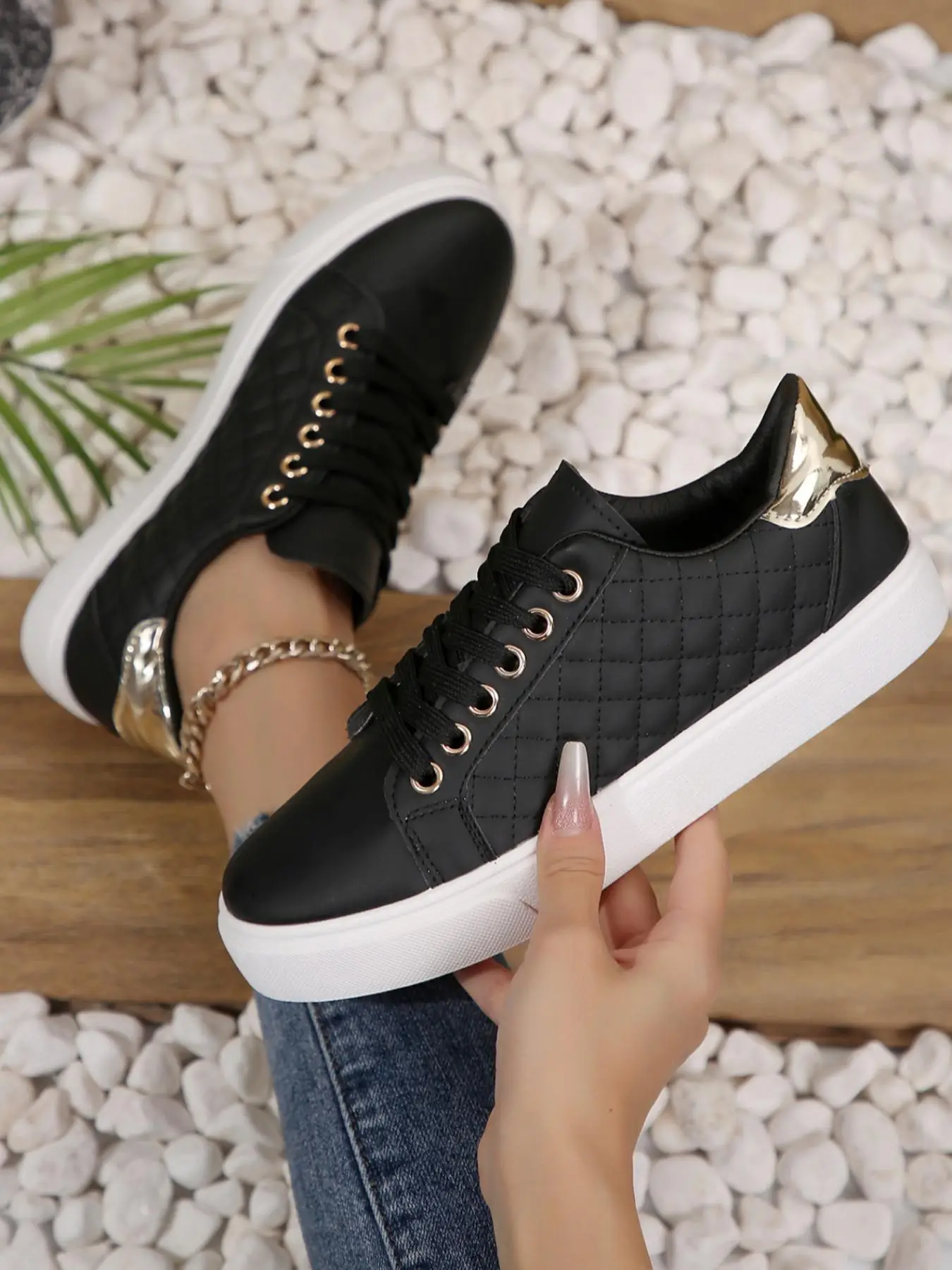 Women's Fashionable Lace Up Low Top Sneakers, Designer Shoes Casual Comfortable Sports Shoes for Daily Wear, Female All-match Round Toe Shoes for Vale