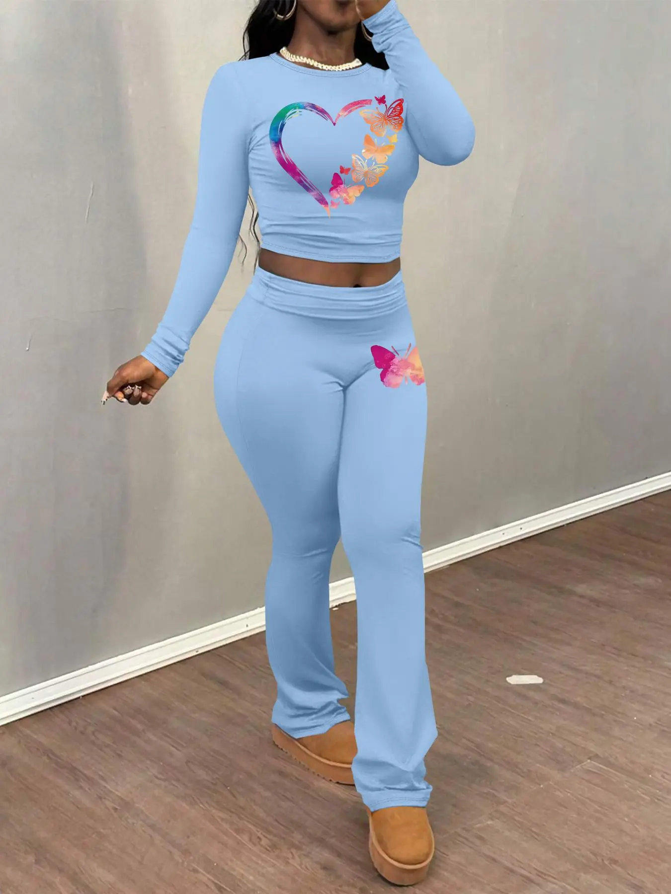 Women's Heart Print Crop Tee & Butterfly Print Flare Leg Pants Two-Piece Set, Casual Fashion Cozy Round Neck Long Sleeve Top & Bell Bottom Trousers for Daily Outdoor Wear, Women's Clothing for Fall & Winter, Womenswear