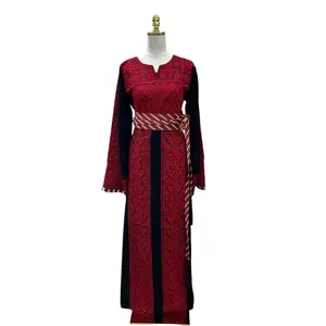 Traditional Thoub with Siti Embroidery: Expert Craftsmanship and Cultural Elegance
