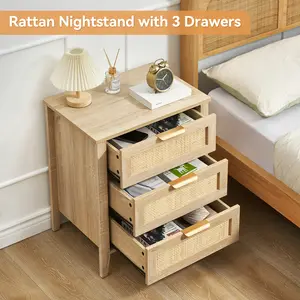 Farmhouse Rattan Bedside Table with 3 Drawers – Sturdy Wood Legs – Modern End Table – Storage Dresser – Bedside Table for Bedroom, Living Room, Entryway – Oak Finish