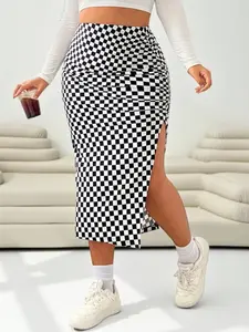 Plus Size American Retro Checkered Bodycon Skirt, Side Drawstring Split Design, Slim-Fitting Casual Short Skirt for Plus Size Women