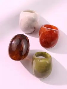 4 Pieces 1 Set Fashion Unique Geometric Minimalist Resin Rings Oversized Ellipse Ring Set Brown Red Green Gray White Women's Rings for Everyday Wear Holidays and Parties rings