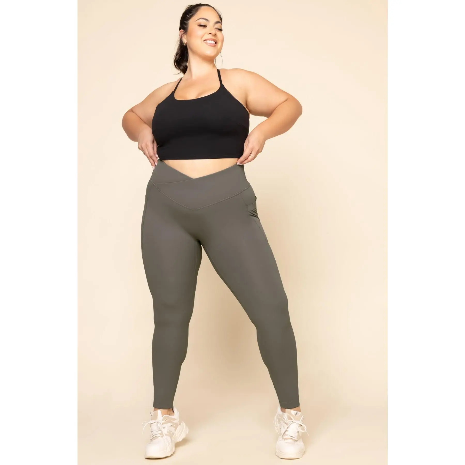 Crisscross Hourglass® Legging with Pockets - English Ivy Crisscross Hourglass® Legging with Pockets - English Ivy