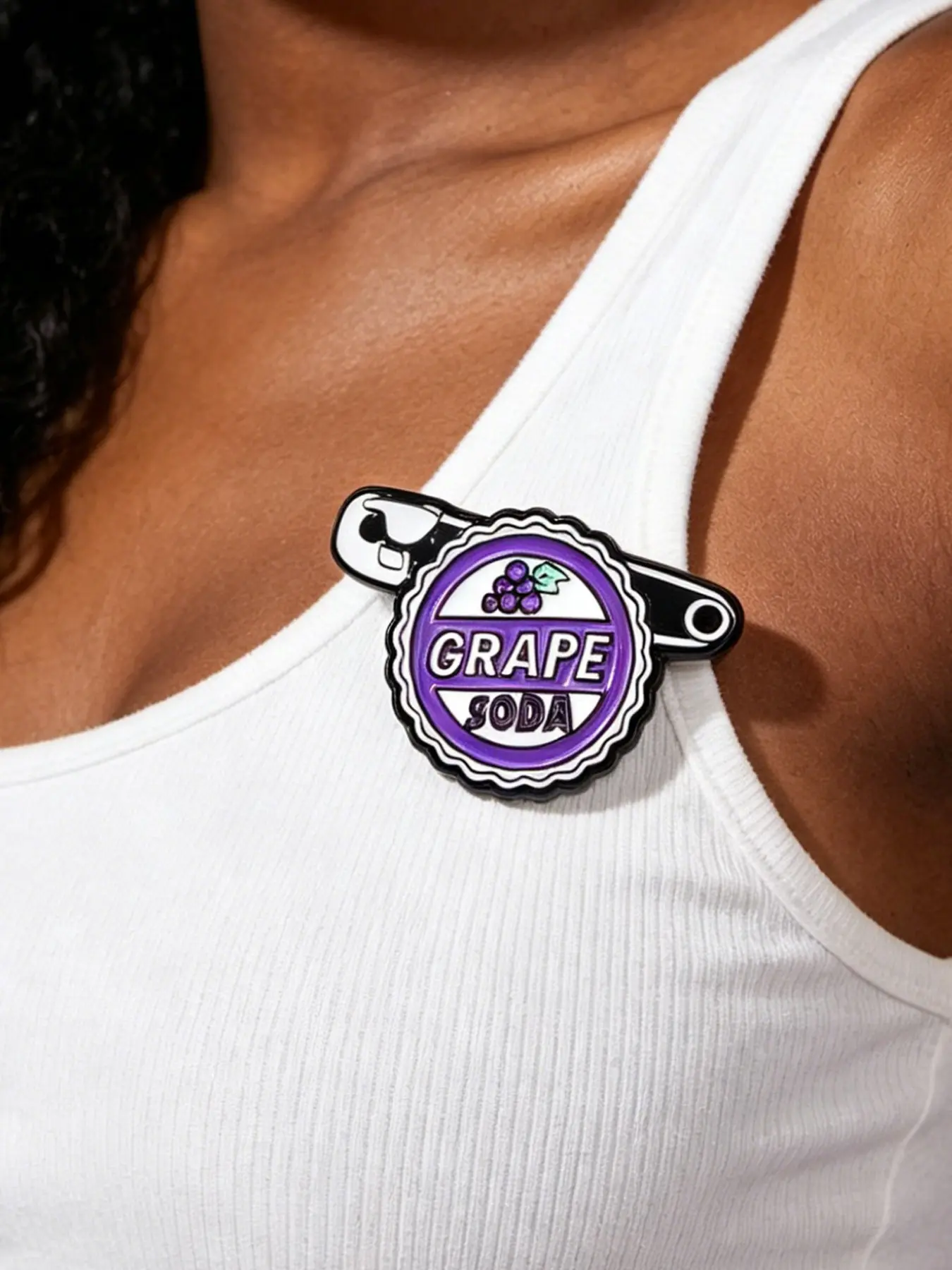 Cute Grape Soda Enamel Pin, Vintage Bottle Cap Design Metal Brooch, Fashion Tie Badge, Backpack Accessory, Jewelry, Gift for Friends