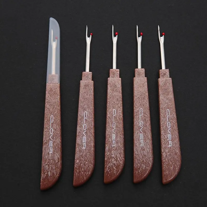 1pic  Randomly other sewing accessory