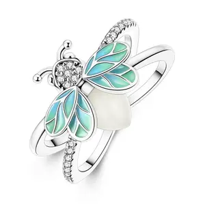 LAZA Glow-in-the-Dark Firefly Ring | Silver, glow-in-the-dark beads, zircon and color-changing enamel | Fluorescent jewelry inspired by insects | The perfect gift for nature lovers