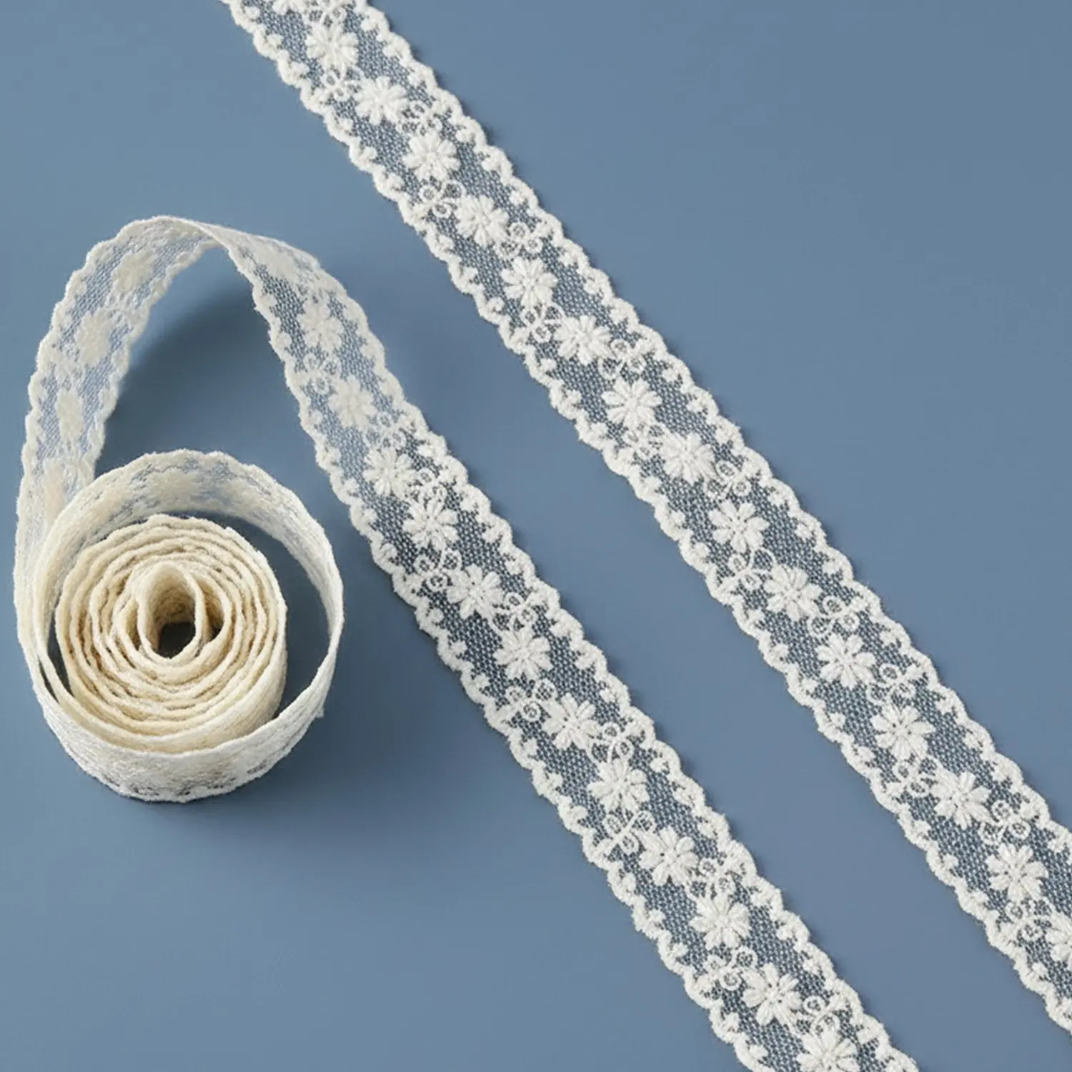 30 Yards 2 cm Wide White/Ivory white Lace Edging, Lightweight Lace Trim, Elegant Floral Lace, Dainty Lace Floral, Ideal for Garments, Hats, Gift Wrapping, Hair Bows, Wedding Decorations, Lace Craft Trim, Lace Detail