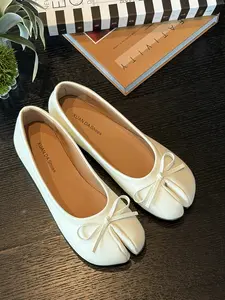 White Tabi Split-Toe Ballet Flats for Women, Bow Decor Soft Leather Slip-On Loafers, Breathable Casual Flat Shoes for Work Street Daily Outings, Must-Have Fashion Footwear