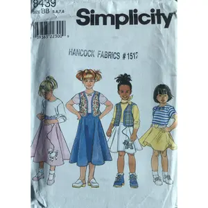 Simplicity 8439 Sewing Pattern (Vintage) UNCUT
