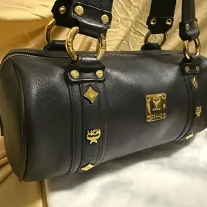 Pre-owned MCM leather Shoulder Bags Boston barrel bag