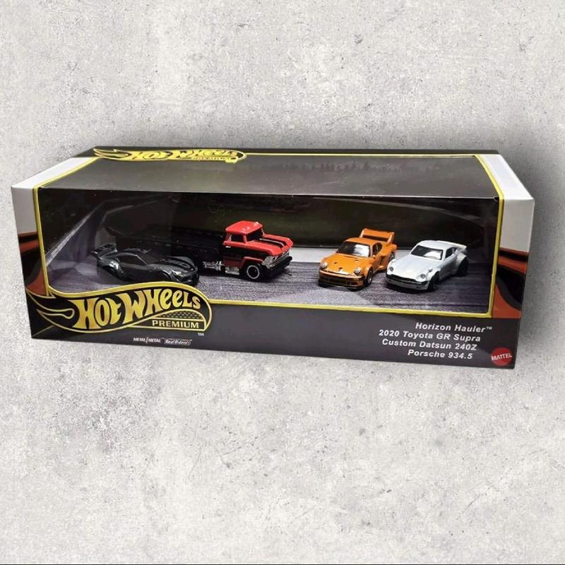 Hot Wheels 2025 Premium Car Culture Horizon Hauler 4 Car Pack with Custom Design and Accessories