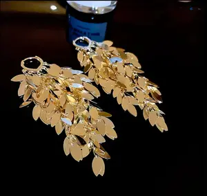 2pc New Women's Charming Shiny Pendant Earrings Latest Fashion Jewelry High-Quality Iron Leaf Shaped Tassel Earrings Exquisite Party Accessories Daily Party Holiday Gift Perfect for Autumn Winter