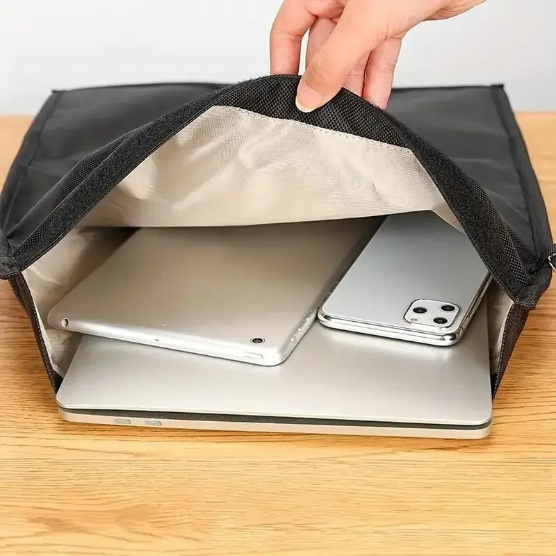 Signal Blocking Faraday Cage Shielding Bag, 1 Count Radiation-resistant GPS RFID Shielding Bag, Lightweight Material Storage Bag, Organiser, Space Saving Bags