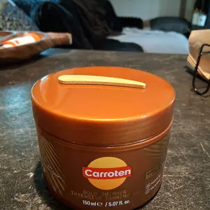 Carroten Gold Shimmer Tanning Gel | Bronzing Tan Accelerator | Non-Greasy, Water-Resistant with Carrot & Coconut Oil | Vitamin A & E For Moisture & Hydration | Made in Greece | 5 Fl Oz