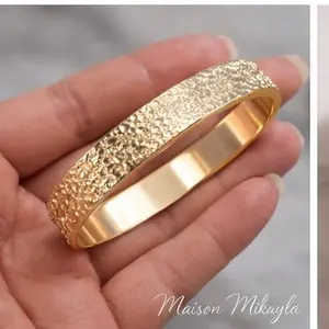 Gold Textured Bangle Bracelet – Stainless Steel Elegant Cuff | Maison Mikayla