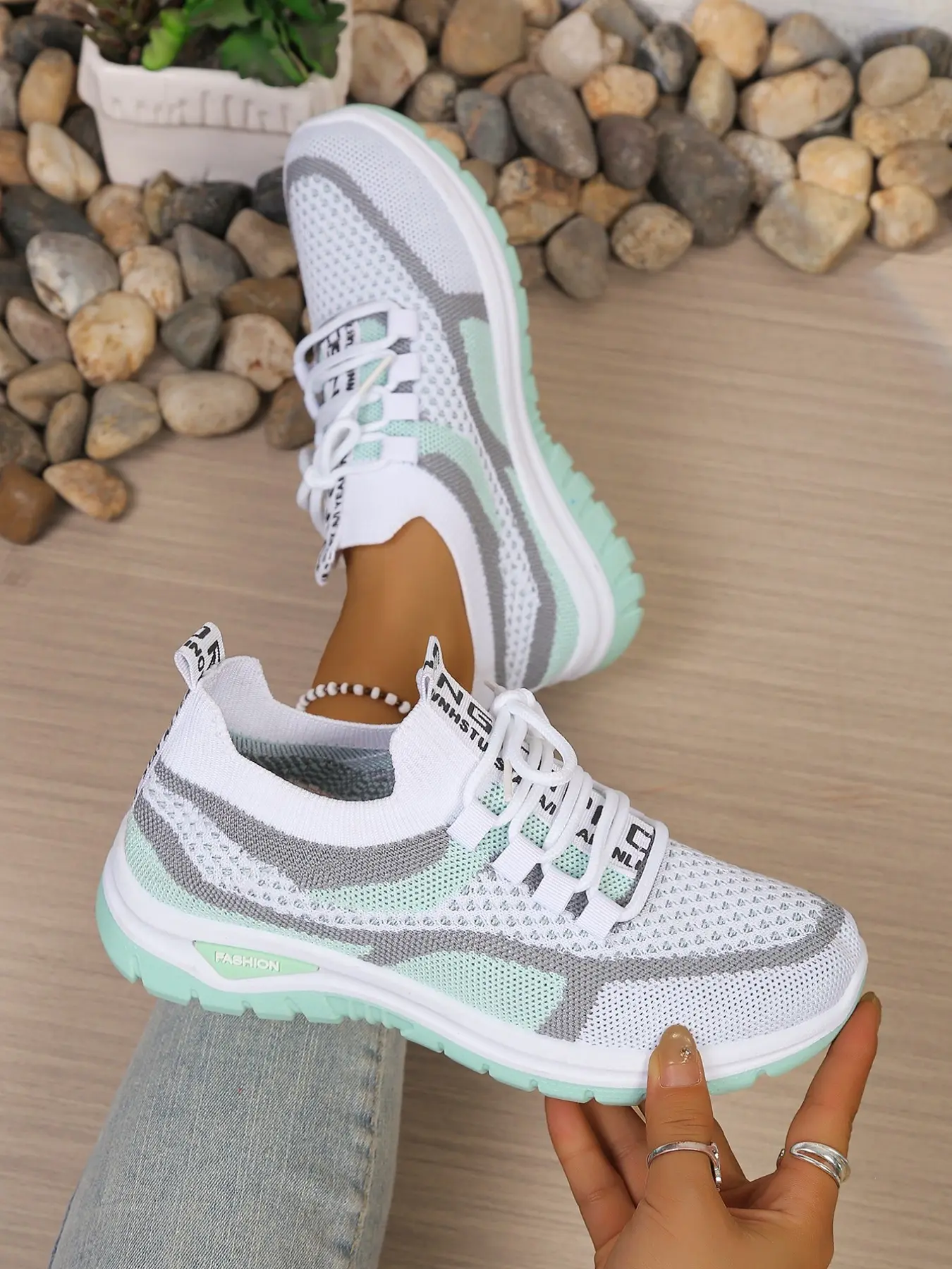 Women's Breathable Mesh Flyknit Casual Sports Shoes, Comfortable Soft Sole Walking Sneakers, Large Size, All Seasons, Plain Pattern, Sporty Sneakers, Soft Soled Sneakers