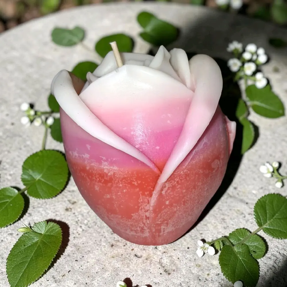 Single Rose-Shaped Scented Candle