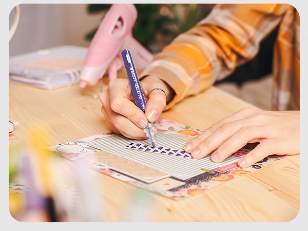 [JusArt] 32/24/16 Colors Glitter Markers Pen, Glitter Paint Pens, Shimmer Marker, Water-based Ink for Kids Adults DIY Crafts Greeting Birthday Cards Present Doodle Drawing Supplies, Paint Markers, Markers for Coloring, Art Supplies, Coloring Supplies