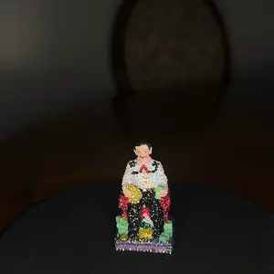 Mini Mal Verde Bling Statue - Decorative Figurine