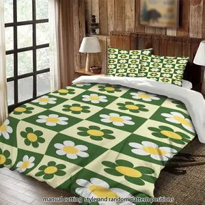 Green background with floral pattern 3-piece comforter set, bedding set, suitable as a gift.