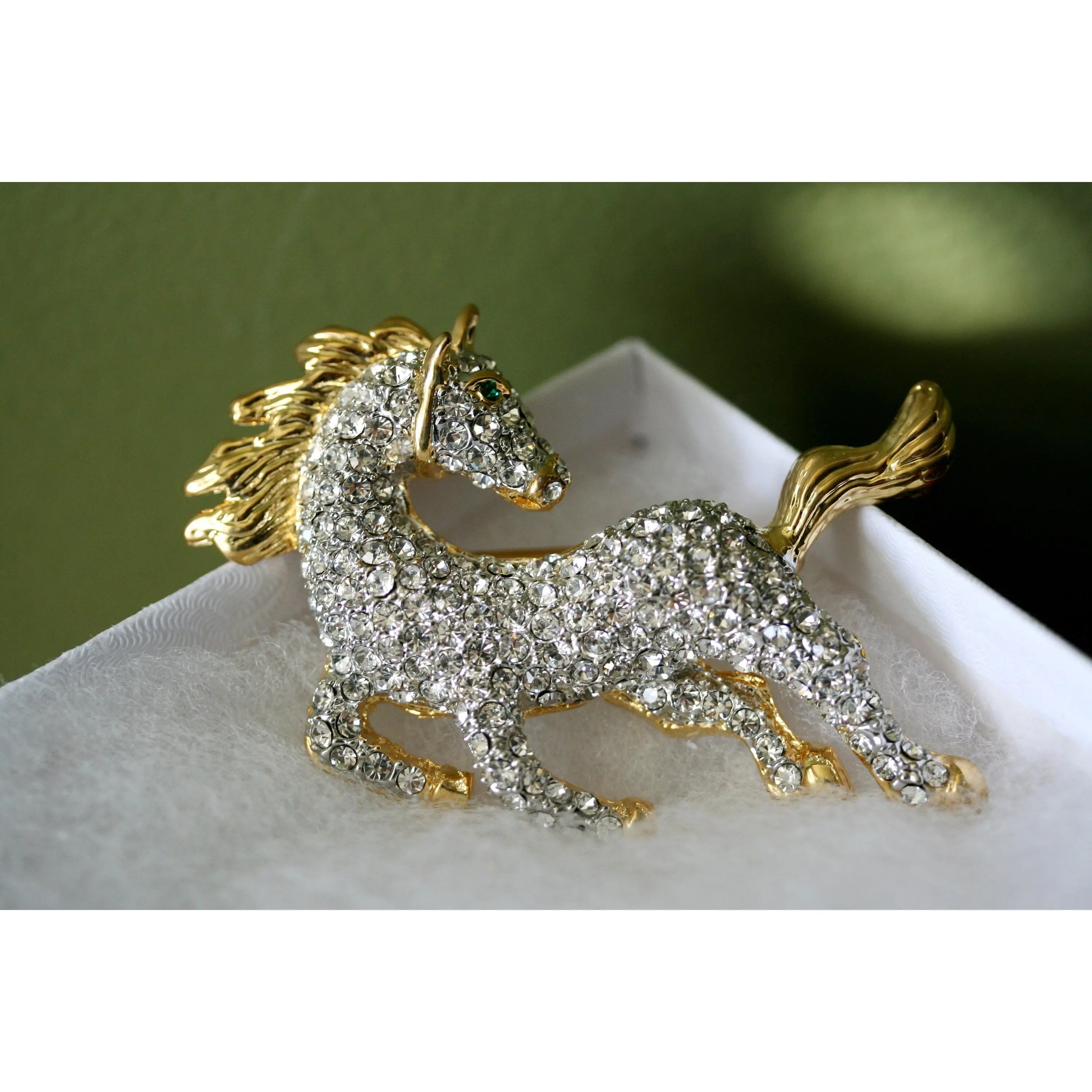 Diamante Horse Brooch - Rhinestone Galloping Animal Pin, 1 3/4″ Tall, 3″ Wide, Ideal for Teachers, Fashion & Clothes Accessories