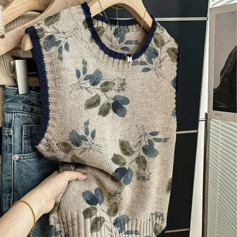 Spring/Summer Back-to-School Casual Style Loose Round-neck Sleeveless Knitted Dark Blue Embroidered Contrast Leaf Patchwork Gradient Print Women's Knit Top, Casual Sleeveless Vests, Casual Fashion Vest