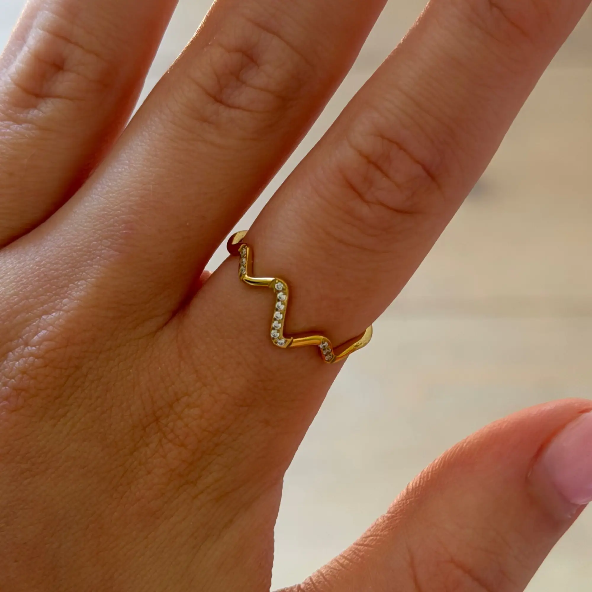EVRY JEWELS Gold or Silver Plated Women's Pretty Wave Ring