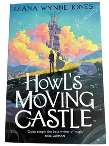 Howl's Moving Castle (Howl's Moving Castle Series Book 1) | Fantasy Adventure Paperback Book by Diana Wynne Jones