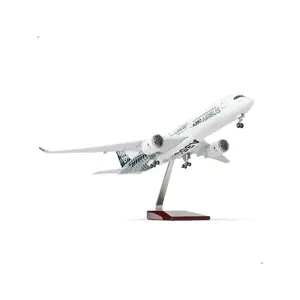 Model Airbus A350-900 F-WWCF 1:144 with stand