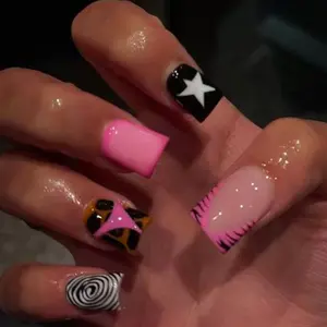 24 Piece Nail Art Set, Zebra Leopard Star Spiral Design, Easy Peel off Waterproof, Suitable for Young Women Daily Commute Party DIY Manicure